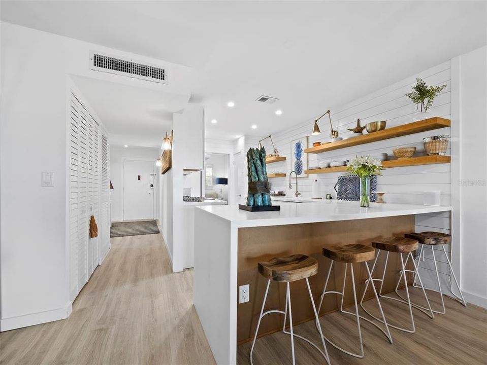 For Sale: $995,000 (2 beds, 2 baths, 1170 Square Feet)