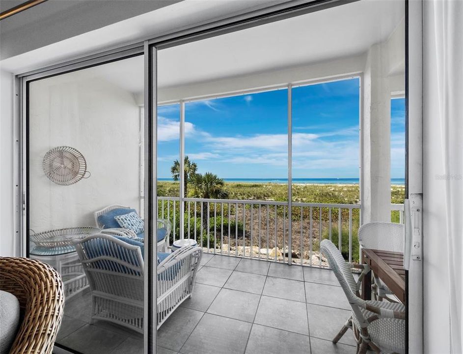 For Sale: $995,000 (2 beds, 2 baths, 1170 Square Feet)