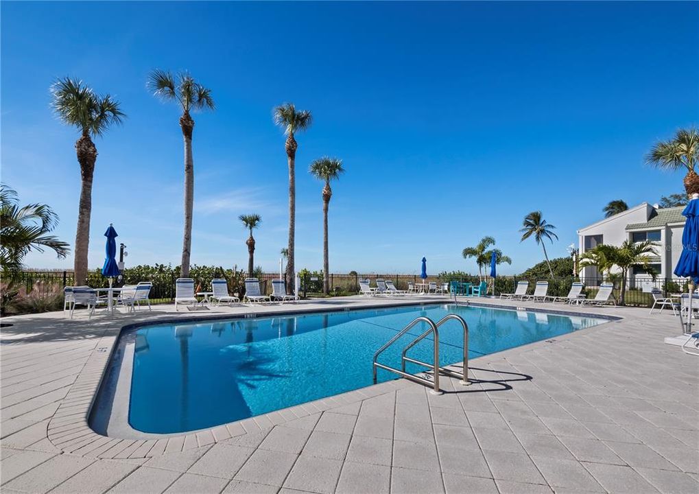 For Sale: $995,000 (2 beds, 2 baths, 1170 Square Feet)