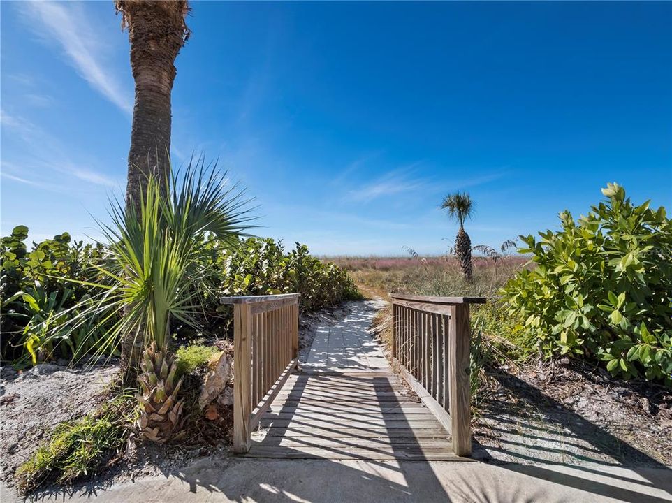 For Sale: $995,000 (2 beds, 2 baths, 1170 Square Feet)