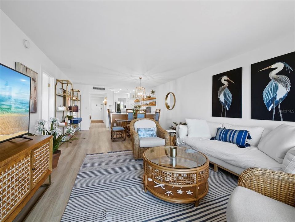 For Sale: $995,000 (2 beds, 2 baths, 1170 Square Feet)