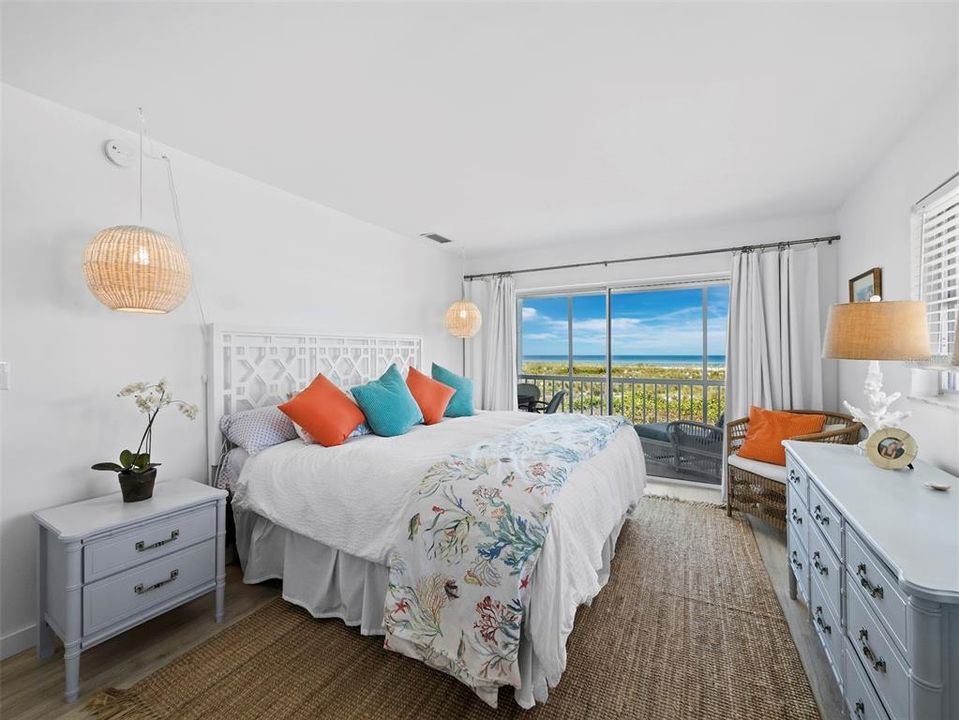 For Sale: $995,000 (2 beds, 2 baths, 1170 Square Feet)