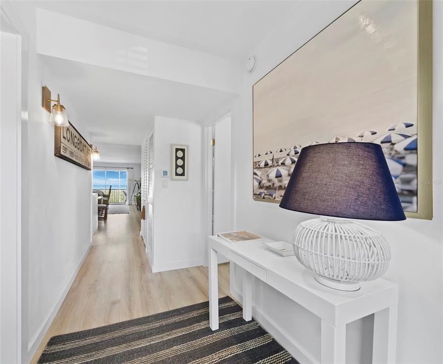 For Sale: $995,000 (2 beds, 2 baths, 1170 Square Feet)