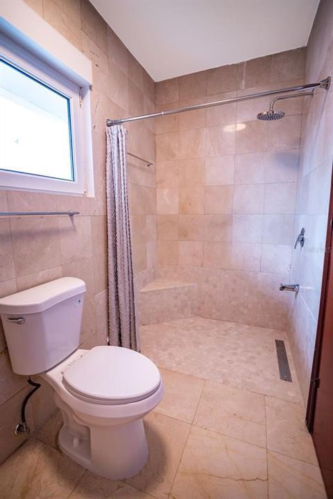 Под контрактом: $520,000 (3 спален, 2 ванн, 2600 Квадратных фут)