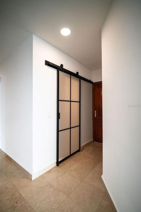 Под контрактом: $520,000 (3 спален, 2 ванн, 2600 Квадратных фут)