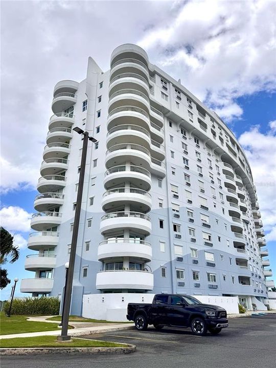 Под контрактом: $520,000 (3 спален, 2 ванн, 2600 Квадратных фут)