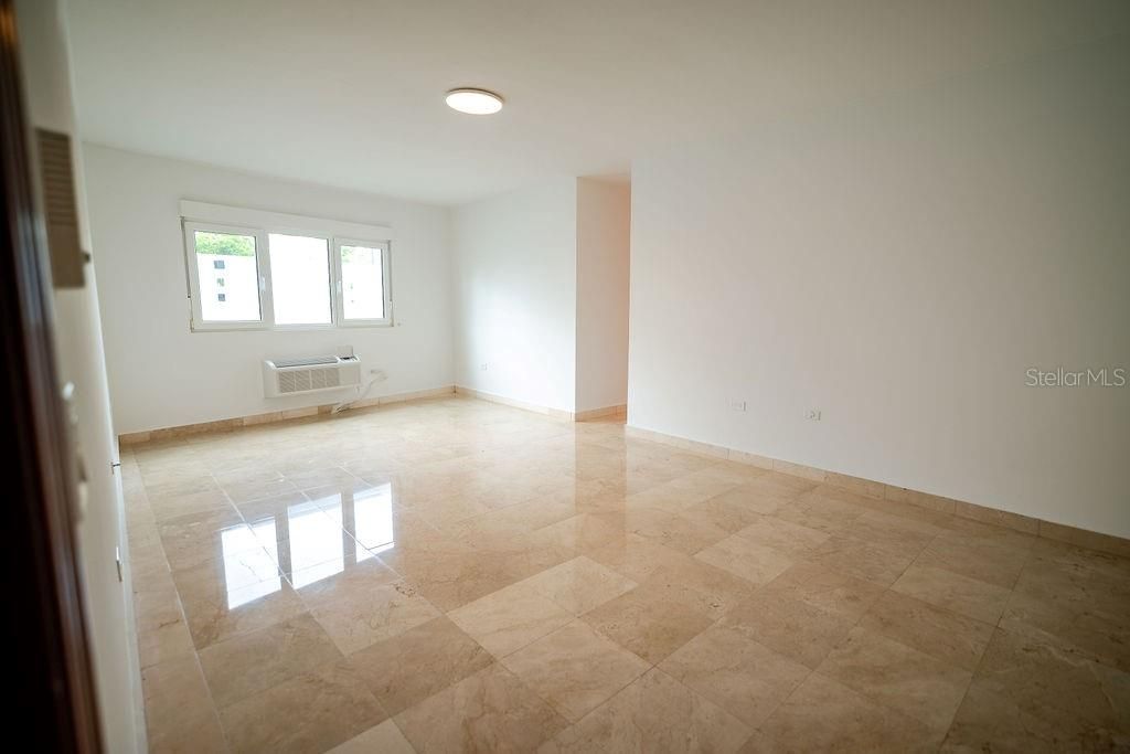 Под контрактом: $520,000 (3 спален, 2 ванн, 2600 Квадратных фут)