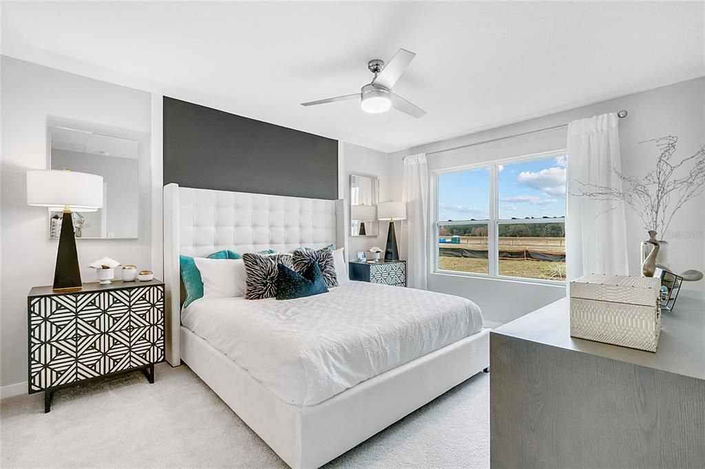 合同活跃: $409,990 (4 贝兹, 2 浴室, 1828 平方英尺)