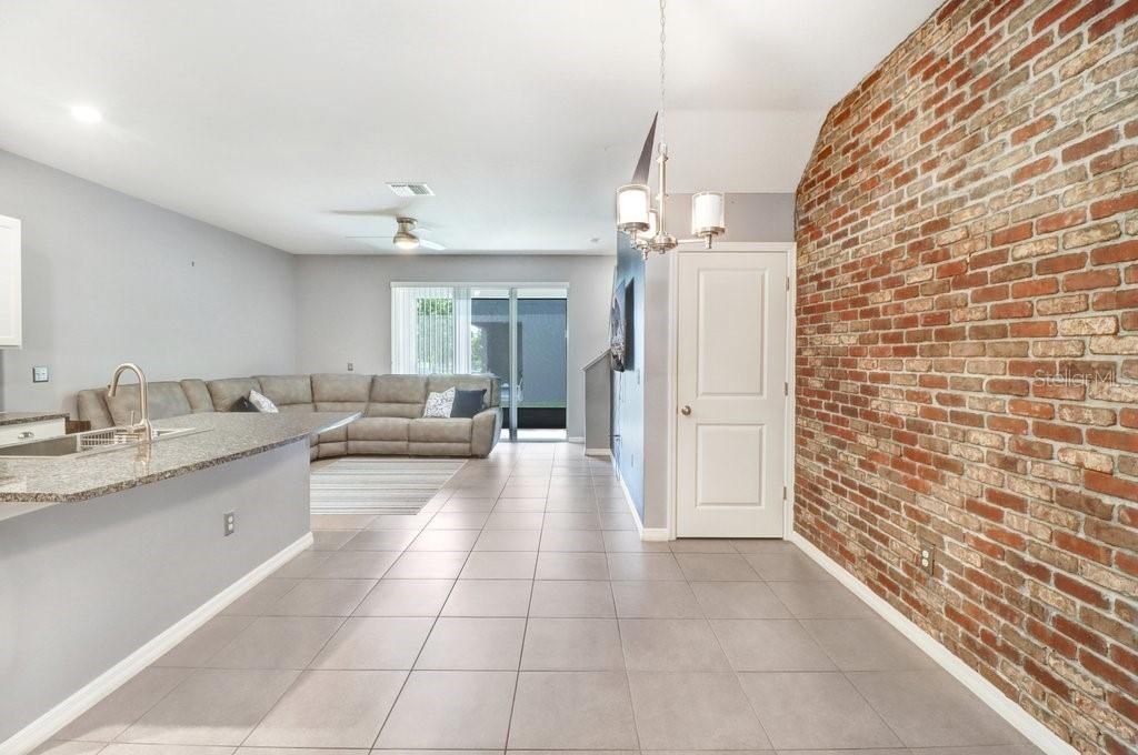 For Sale: $274,999 (3 beds, 2 baths, 1707 Square Feet)