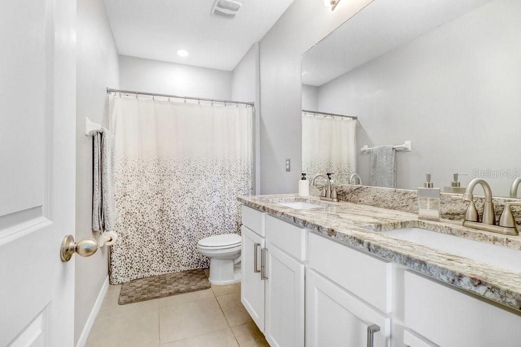 For Sale: $274,999 (3 beds, 2 baths, 1707 Square Feet)