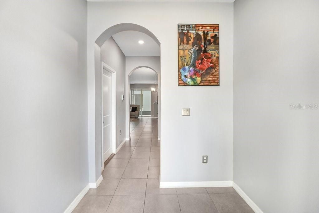 For Sale: $274,999 (3 beds, 2 baths, 1707 Square Feet)