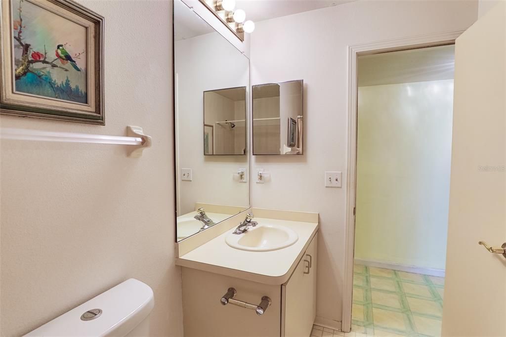 待售: $144,500 (2 贝兹, 2 浴室, 919 平方英尺)