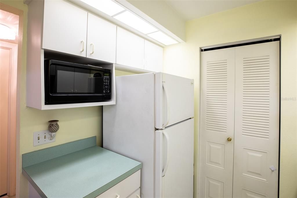 待售: $144,500 (2 贝兹, 2 浴室, 919 平方英尺)