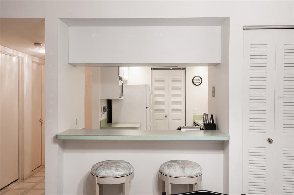 待售: $144,500 (2 贝兹, 2 浴室, 919 平方英尺)