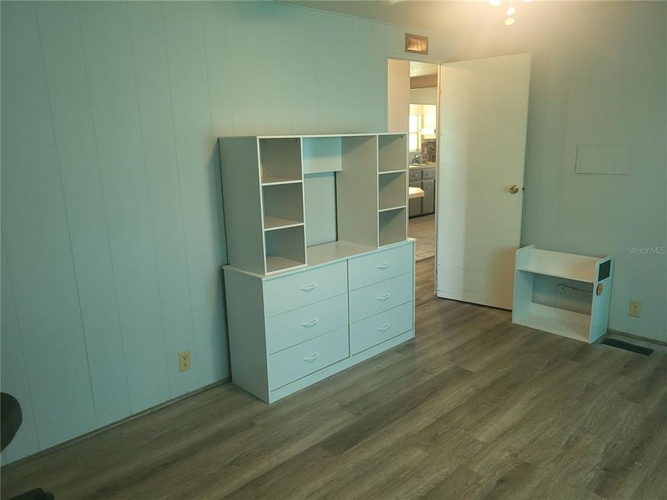 待售: $79,900 (2 贝兹, 2 浴室, 1032 平方英尺)