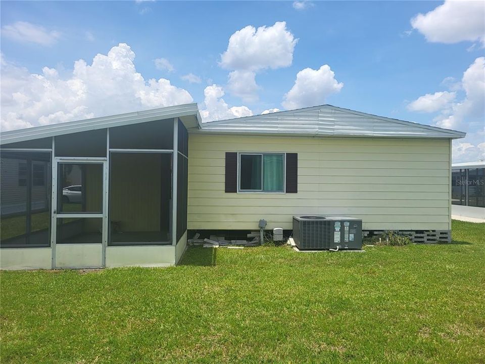 待售: $79,900 (2 贝兹, 2 浴室, 1032 平方英尺)