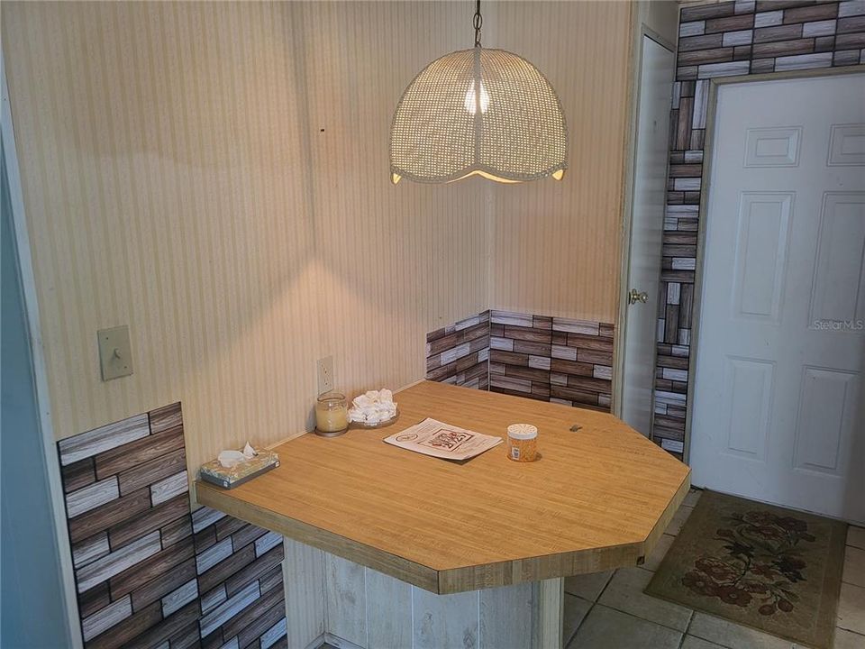 待售: $79,900 (2 贝兹, 2 浴室, 1032 平方英尺)