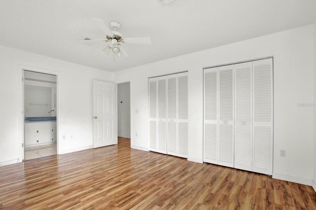 Active With Contract: $175,000 (2 beds, 2 baths, 1318 Square Feet)