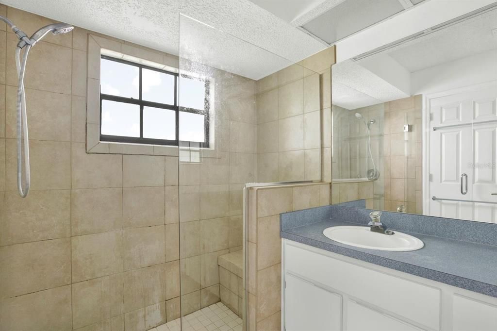 Active With Contract: $175,000 (2 beds, 2 baths, 1318 Square Feet)