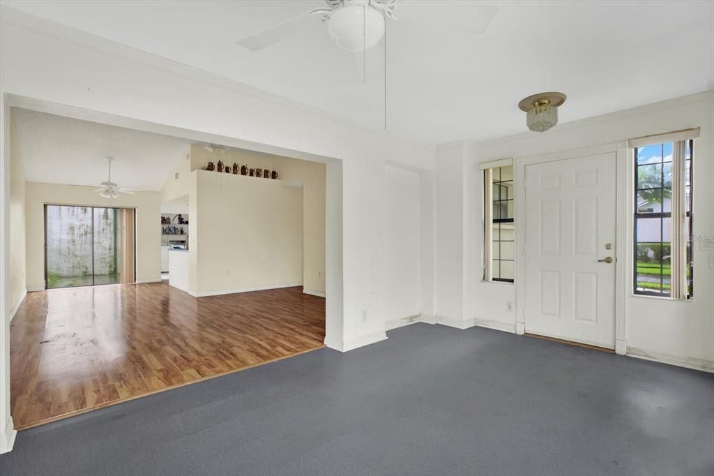 Active With Contract: $175,000 (2 beds, 2 baths, 1318 Square Feet)