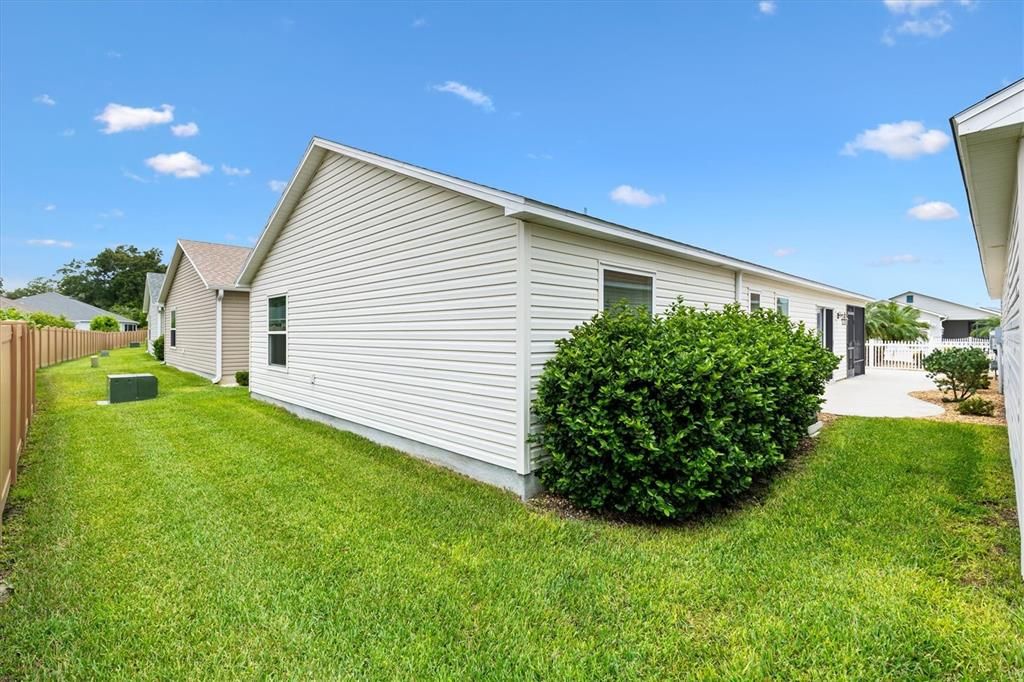 Activo con contrato: $279,000 (2 camas, 2 baños, 1227 Pies cuadrados)