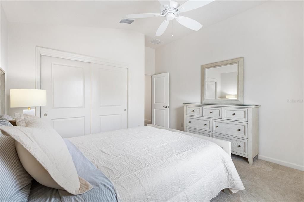 Activo con contrato: $279,000 (2 camas, 2 baños, 1227 Pies cuadrados)