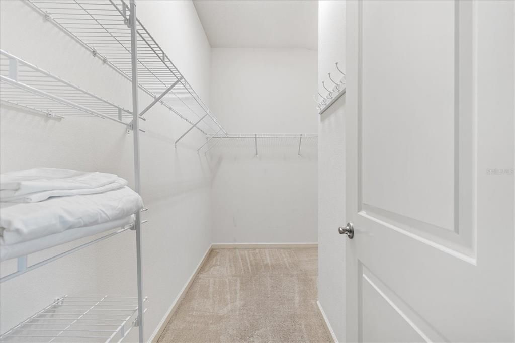 Activo con contrato: $279,000 (2 camas, 2 baños, 1227 Pies cuadrados)