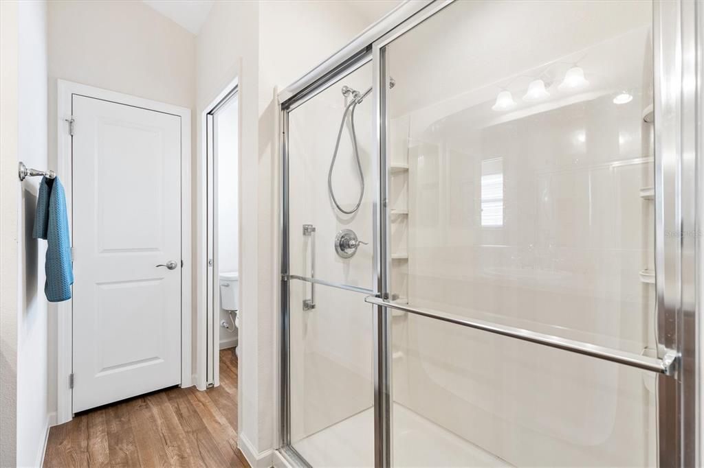 Activo con contrato: $279,000 (2 camas, 2 baños, 1227 Pies cuadrados)