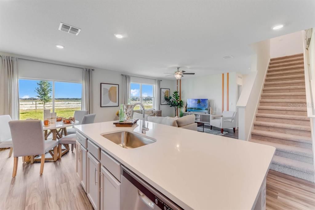 Active With Contract: $465,990 (5 beds, 3 baths, 2601 Square Feet)
