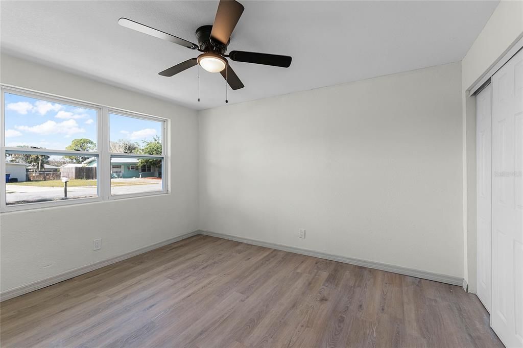 Под контрактом: $275,000 (3 спален, 2 ванн, 1422 Квадратных фут)