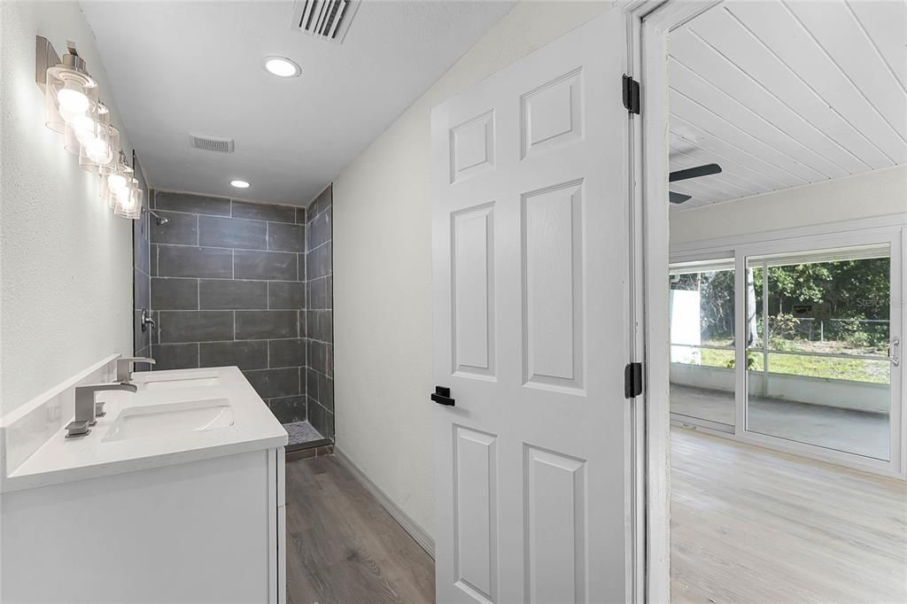 Под контрактом: $275,000 (3 спален, 2 ванн, 1422 Квадратных фут)