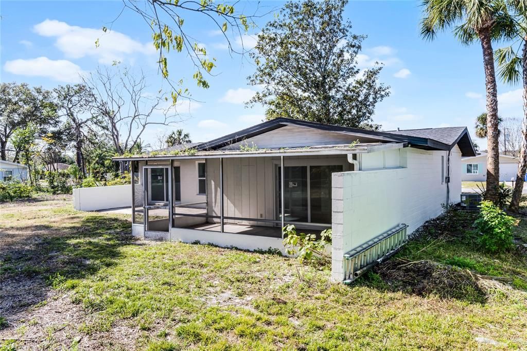 Под контрактом: $275,000 (3 спален, 2 ванн, 1422 Квадратных фут)