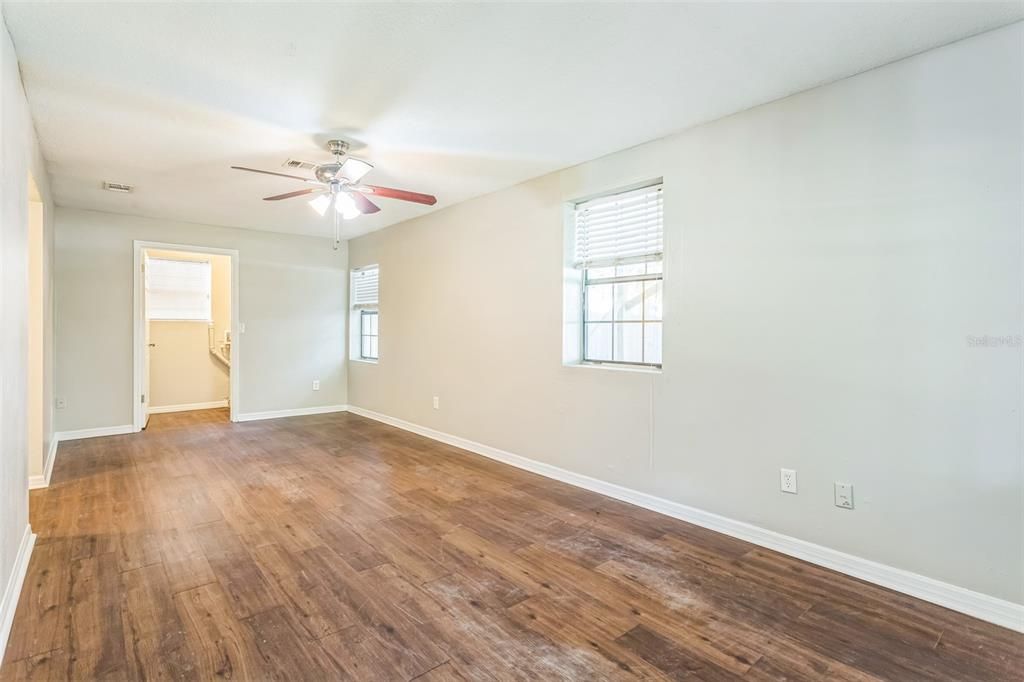 For Sale: $439,000 (4 beds, 2 baths, 1800 Square Feet)