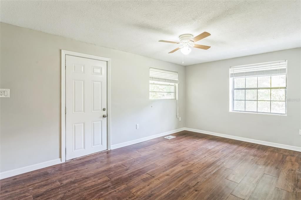 For Sale: $439,000 (4 beds, 2 baths, 1800 Square Feet)