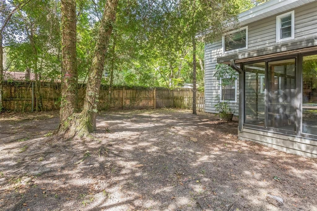 For Sale: $439,000 (4 beds, 2 baths, 1800 Square Feet)