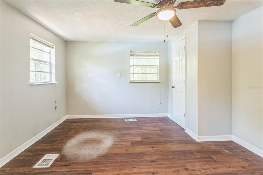 For Sale: $439,000 (4 beds, 2 baths, 1800 Square Feet)