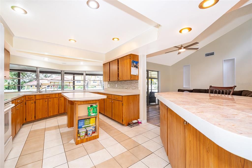 На продажу: $629,000 (4 спален, 3 ванн, 3118 Квадратных фут)