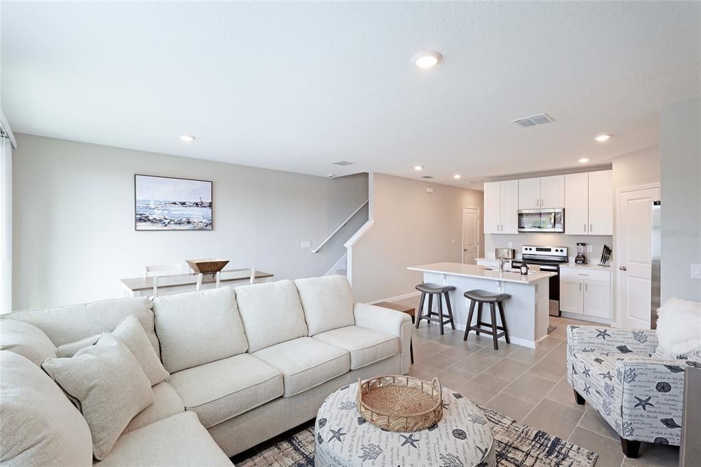 В аренду: $2,500 (3 спален, 2 ванн, 1450 Квадратных фут)