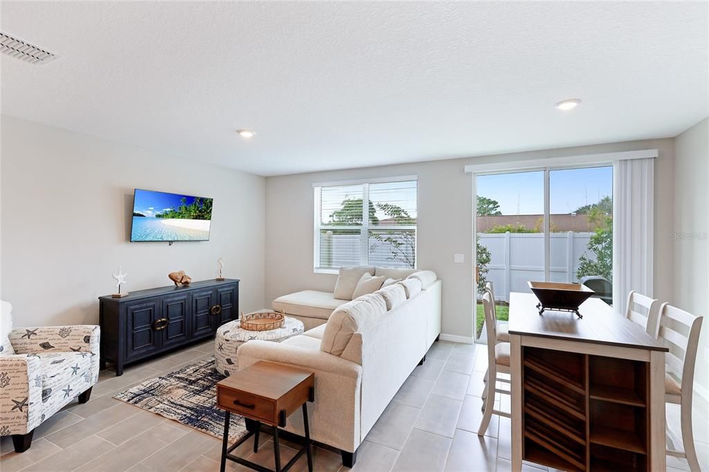 В аренду: $2,500 (3 спален, 2 ванн, 1450 Квадратных фут)