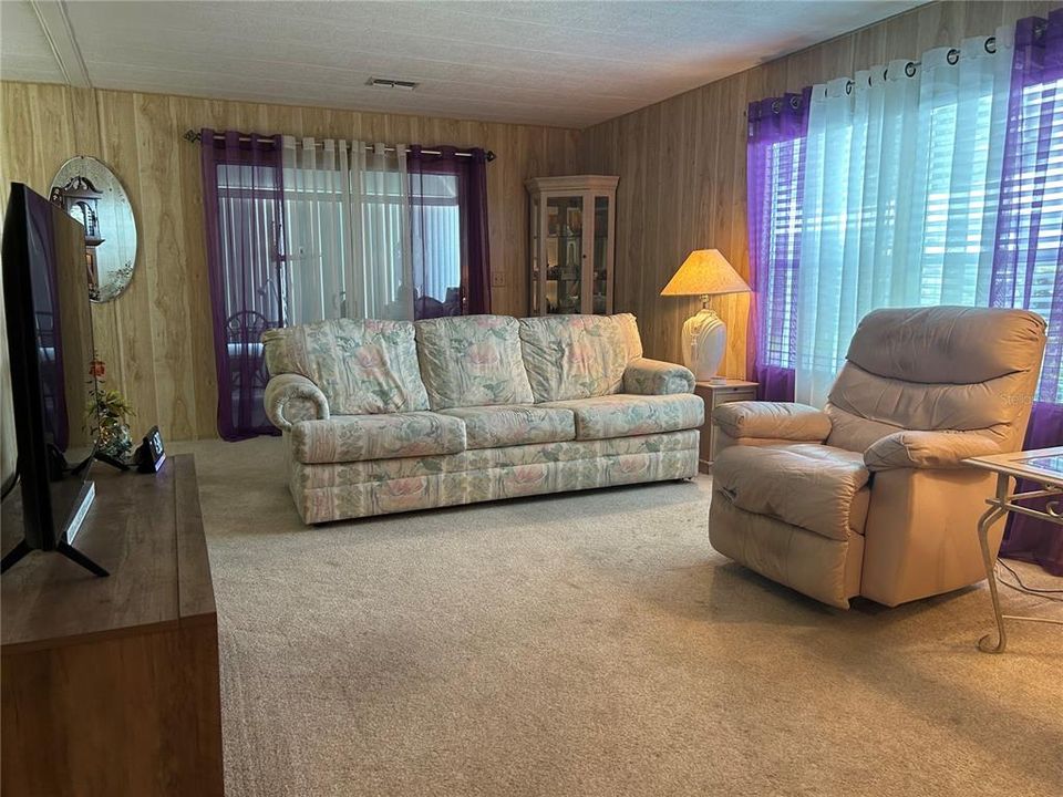 待售: $102,900 (2 贝兹, 2 浴室, 1200 平方英尺)