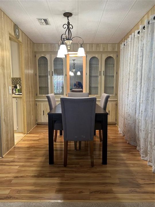 待售: $102,900 (2 贝兹, 2 浴室, 1200 平方英尺)