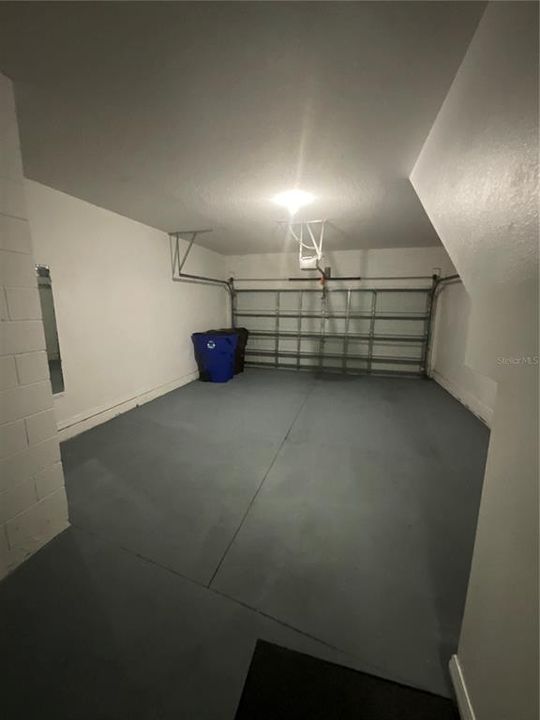 Active With Contract: $1,800 (3 beds, 2 baths, 1588 Square Feet)