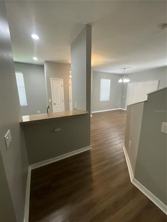 Active With Contract: $1,800 (3 beds, 2 baths, 1588 Square Feet)