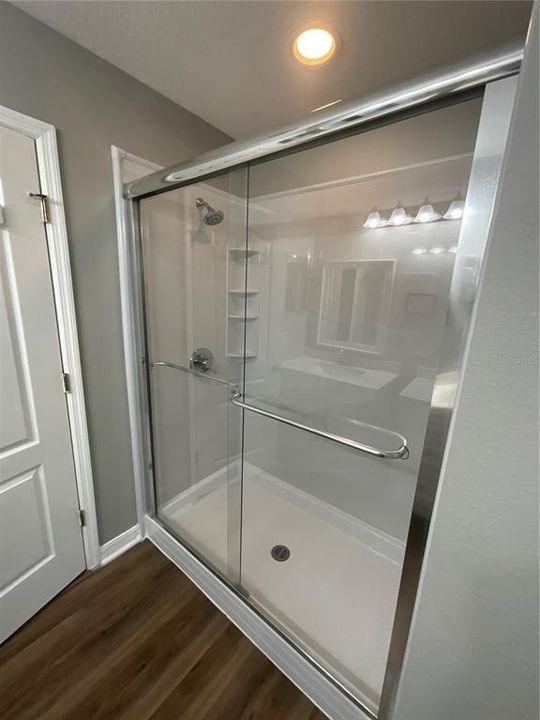 Active With Contract: $1,800 (3 beds, 2 baths, 1588 Square Feet)