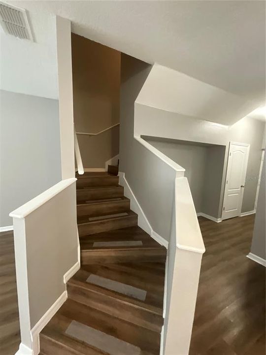 Active With Contract: $1,800 (3 beds, 2 baths, 1588 Square Feet)