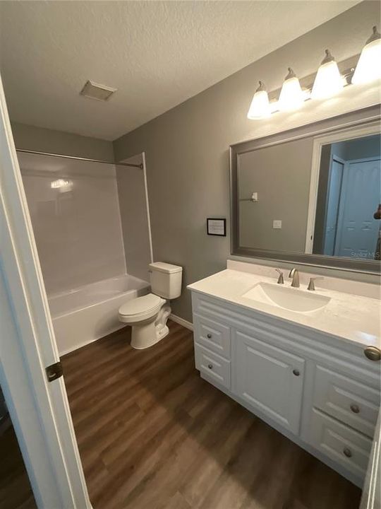 Active With Contract: $1,800 (3 beds, 2 baths, 1588 Square Feet)