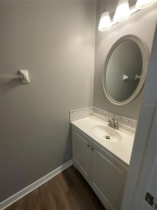 Active With Contract: $1,800 (3 beds, 2 baths, 1588 Square Feet)