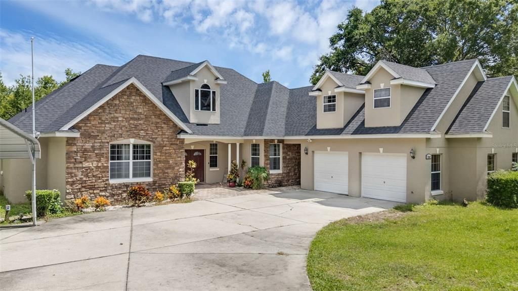 合同活跃: $600,000 (4 贝兹, 4 浴室, 3337 平方英尺)