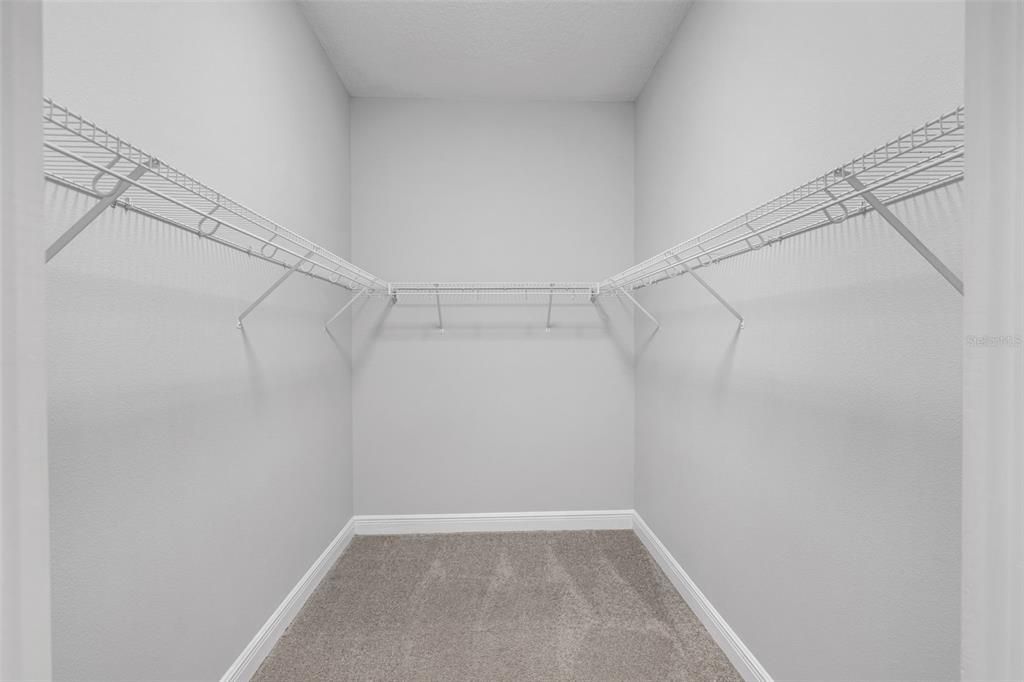 合同活跃: $600,000 (4 贝兹, 4 浴室, 3337 平方英尺)