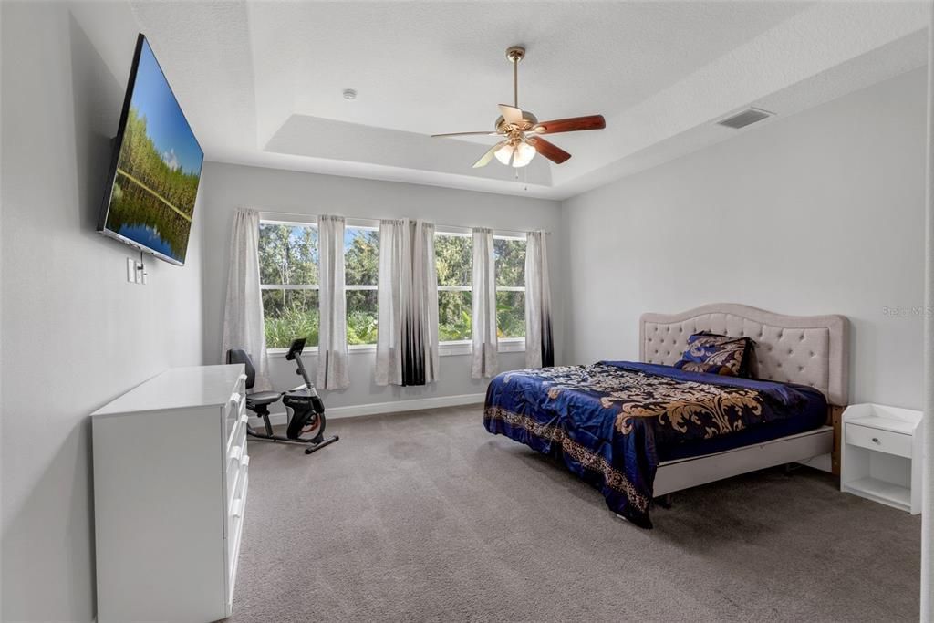 合同活跃: $600,000 (4 贝兹, 4 浴室, 3337 平方英尺)